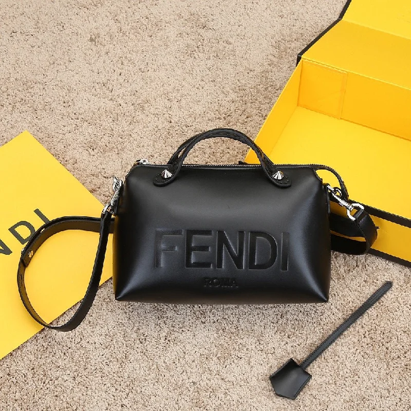 Fendi tote bags with a reinforced bottom for increased durabilityNew Arrival Bags Fendi 164