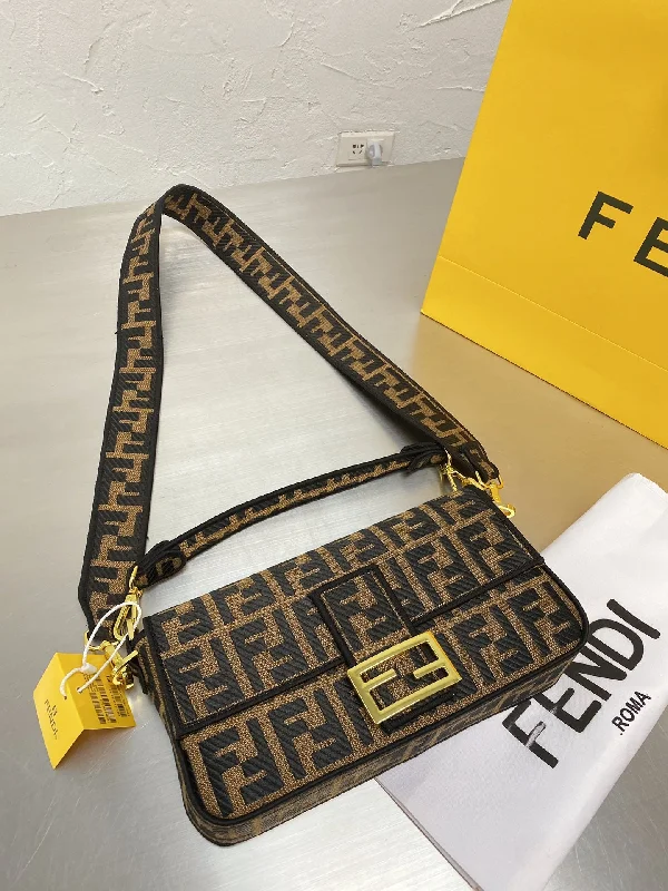 Fendi bags with a detachable makeup pouch inside for beauty - conscious usersNEW Arrival Bags Fendi 133