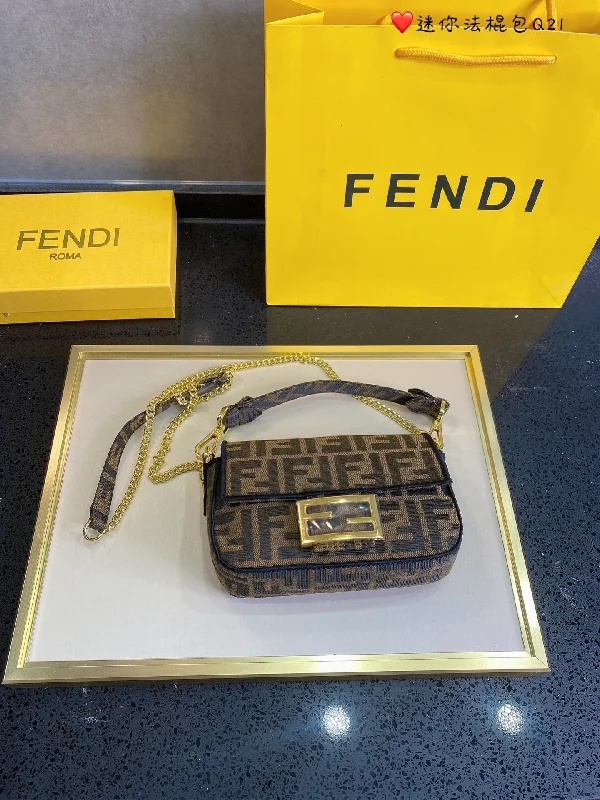 Ladies Fendi shoulder bags with a hidden magnetic pocket for discreet storageNEW Arrival Bags Fendi 135