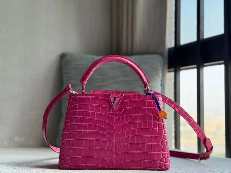 Ladies Fendi crossbody bags with a wide - width strap for enhanced comfort during long - term useWF - Fendi Bags - 070