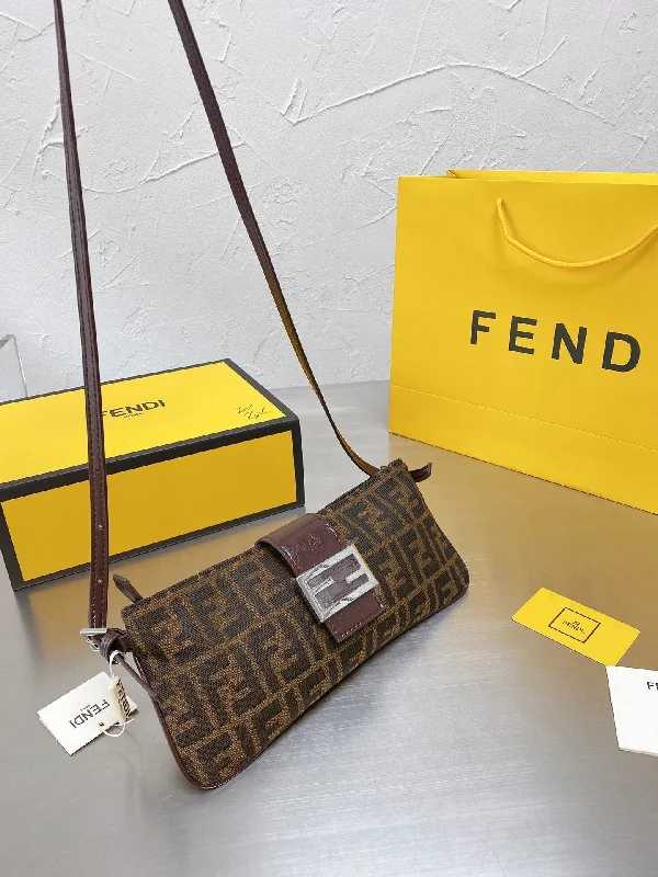 Fendi bags with a detachable camera holder for photography enthusiastsNEW Arrival Bags Fendi 113