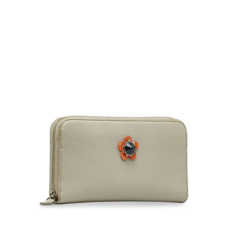 Fendi By The Way bags with a detachable pouch for separating small itemsFendi Flower Roundfather Long Wallet 8M0299 Beige Leather Ladies Fendi