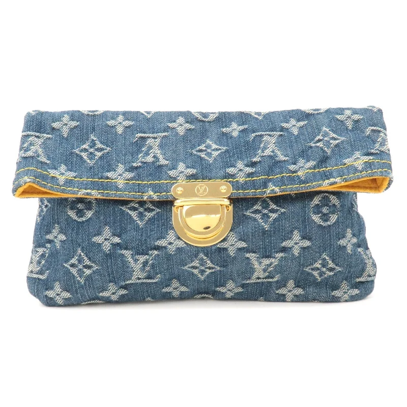 Louis Vuitton bags with a detachable mirror inside for on - the - go touch - upsLouis Vuitton Monogram Denim Pochette Plat Clutch Bag M95007