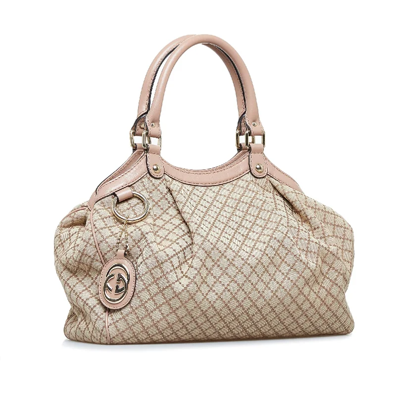 Gucci tote bags for women with a spacious interiorGucci Diamante Sukey Tote Bag (SNTqhE)