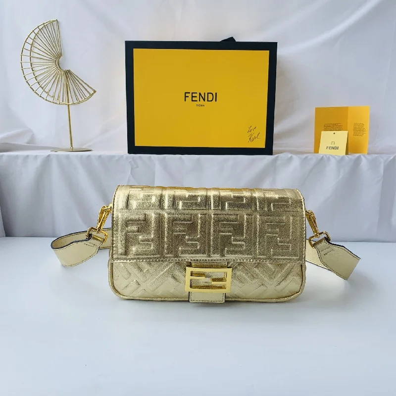 Fendi tote bags with a thermal - insulated pocket for keeping drinks hot or coldNew Arrival Bags Fendi 179