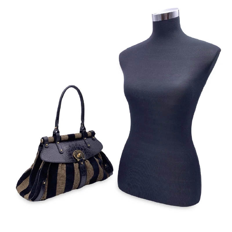 Fendi By The Way bags with a large capacity and a drawstring closureFendi Handbag Magic