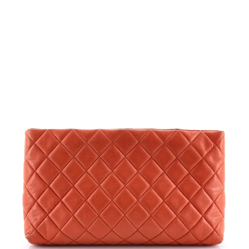 Vintage-inspired handbagsSquare Timeless Clutch Quilted Lambskin