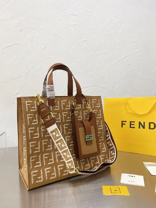 Ladies Fendi shoulder bags with a detachable phone stand for hands - free viewingNEW Arrival Bags Fendi 137