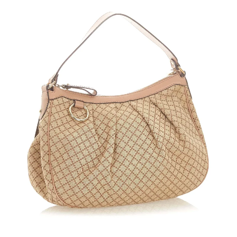 Women Gucci backpacks with a luxurious leather finishGucci Diamante Sukey Canvas Shoulder Bag (32156)