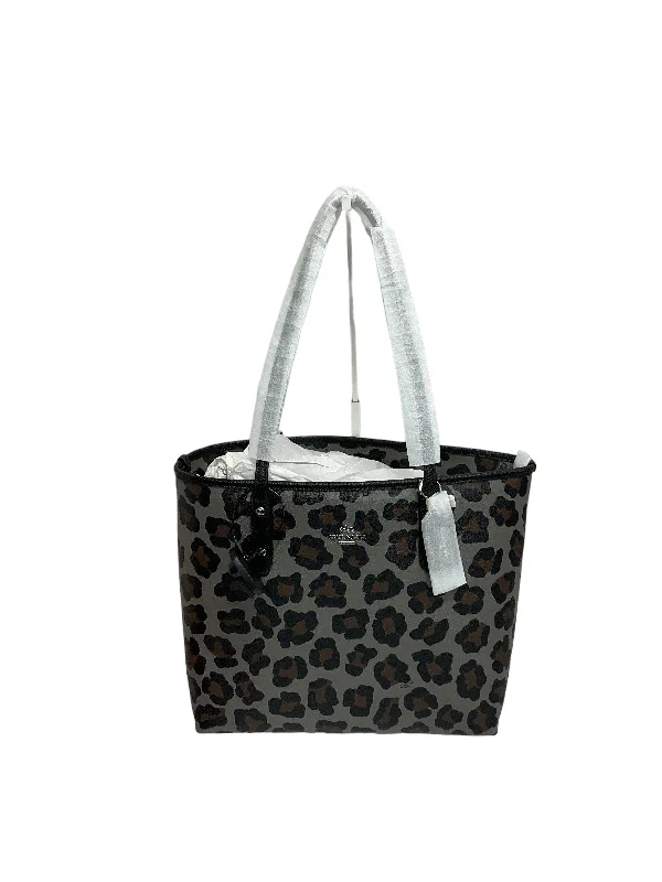 Coach bags with a zippered interior pocket for separating itemsTote Designer By Coach  Size: Medium