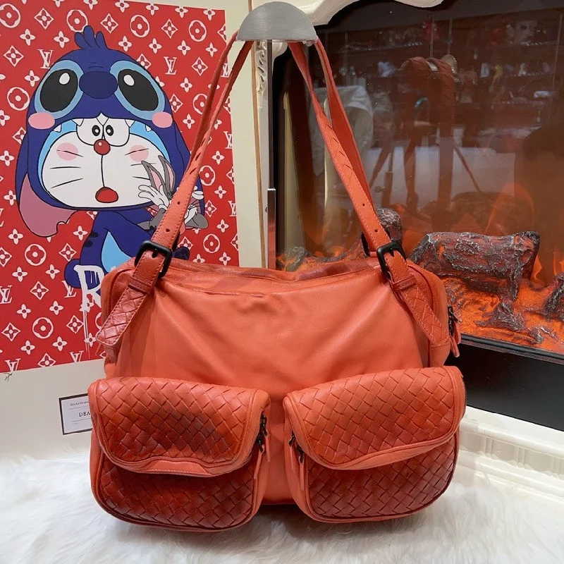 Bottega Veneta bags with zipper closuresBottega Veneta Shoulder Bag Orange Leather Medium