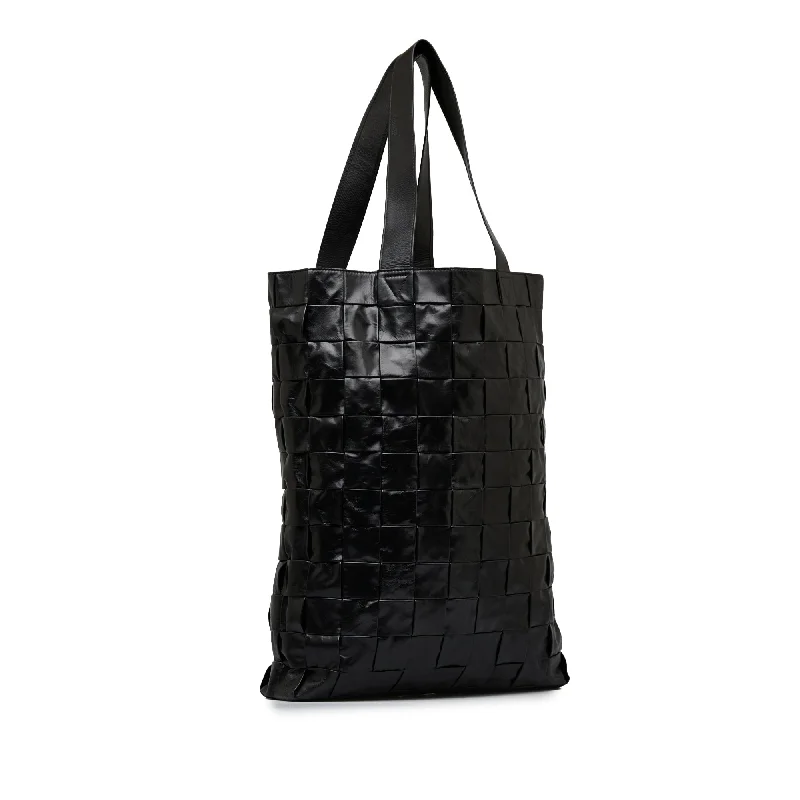 Bottega Veneta bags for meditation retreatsBlack Bottega Veneta Maxi Intrecciato Cassette Tote