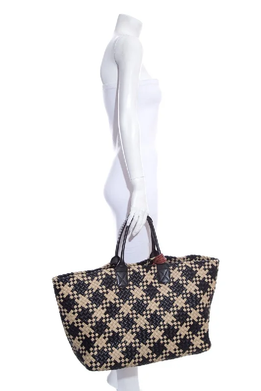 Bottega Veneta bags with zipper closuresBottega Veneta Navy & Cream Large "Piede De Poule" Large Cabat Intrecciato Tote