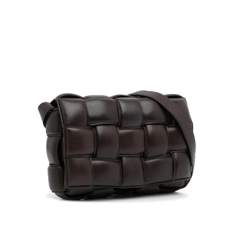 Bottega Veneta bags with chain - link detailsBottega Veneta Padded Cassette (SHG-aQo09a)