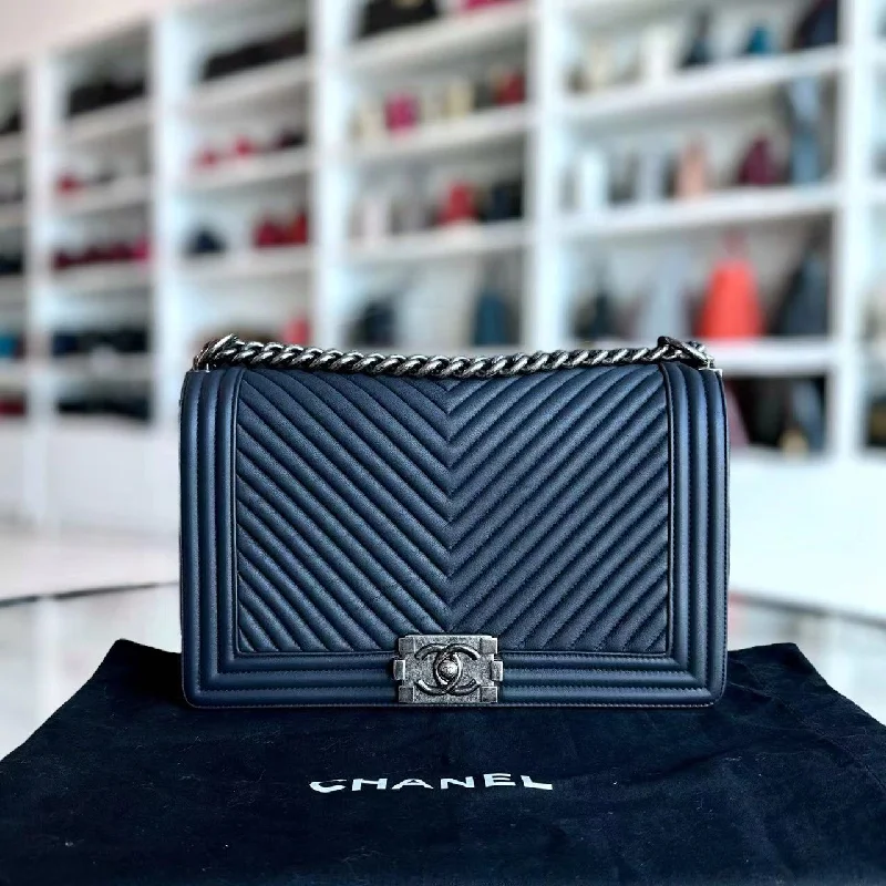 Chanel bags with iconic stitching detailsBoy New Medium 28CM Chevron Lambskin Dark Blue Leboy RSHW No 20