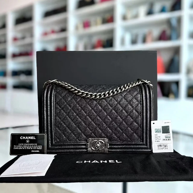 Chanel bags for those who value investment piecesCaviar Boy New Medium 28CM Quilted Calfskin Leboy Black RSHW No 23