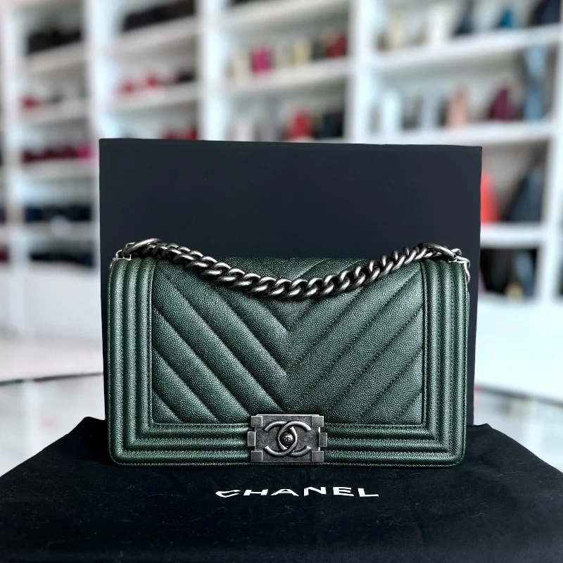 Chanel bags for those who value investment piecesCaviar Boy Old Medium 25CM Chevron Calfskin Leboy Dark Green RSHW No 26