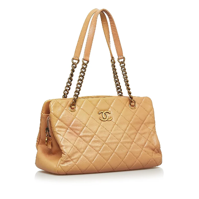 Chanel bags with leather and tweed combinationsChanel CC Crown Shoulder Bag (vupW7L)