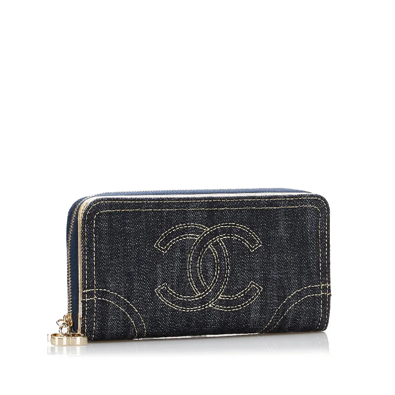 Chanel bags perfect for everyday elegChanel CC Denim Zip Around Wallet (R60Sev)