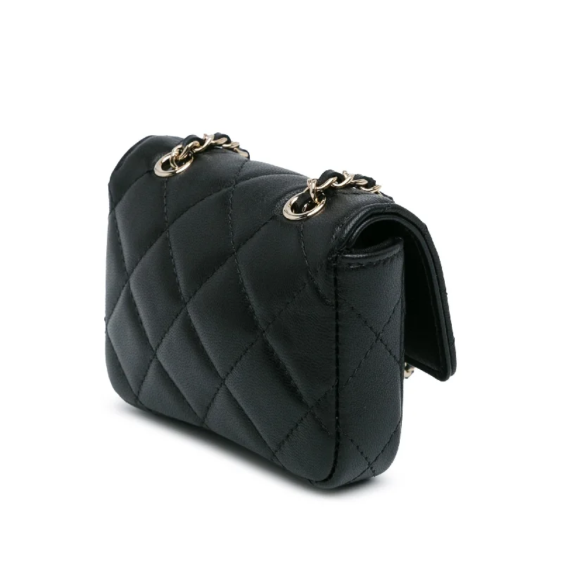 Chanel Limited Edition Handbag for CollectorsChanel CC Lambskin Card Holder On Chain (OR7dwk)