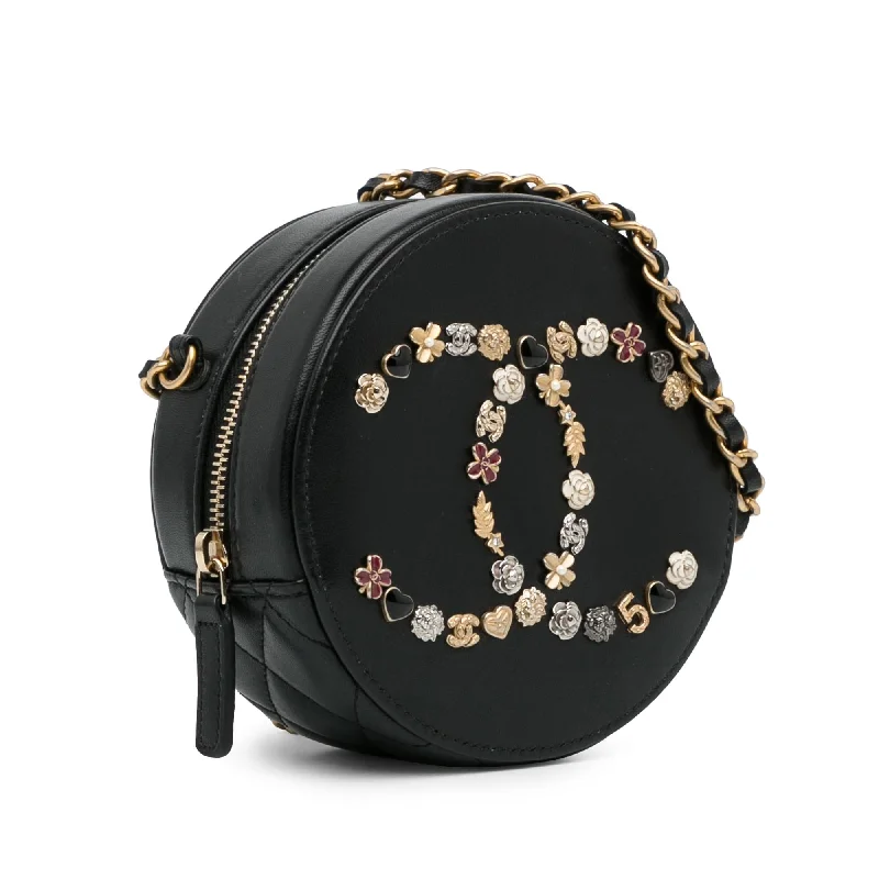 Chanel bags for those who value investment piecesChanel CC Lambskin Lucky Charms Round Clutch With Chain (MZAbpr)