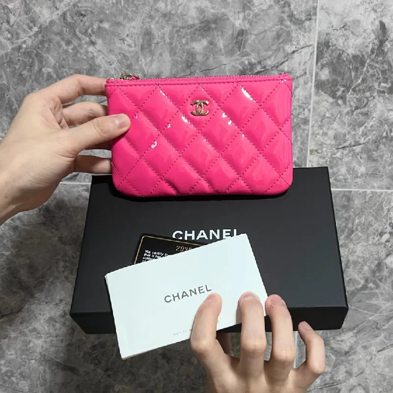 Chanel bags perfect for everyday elegCard Holder Pink Patent Leather No 29