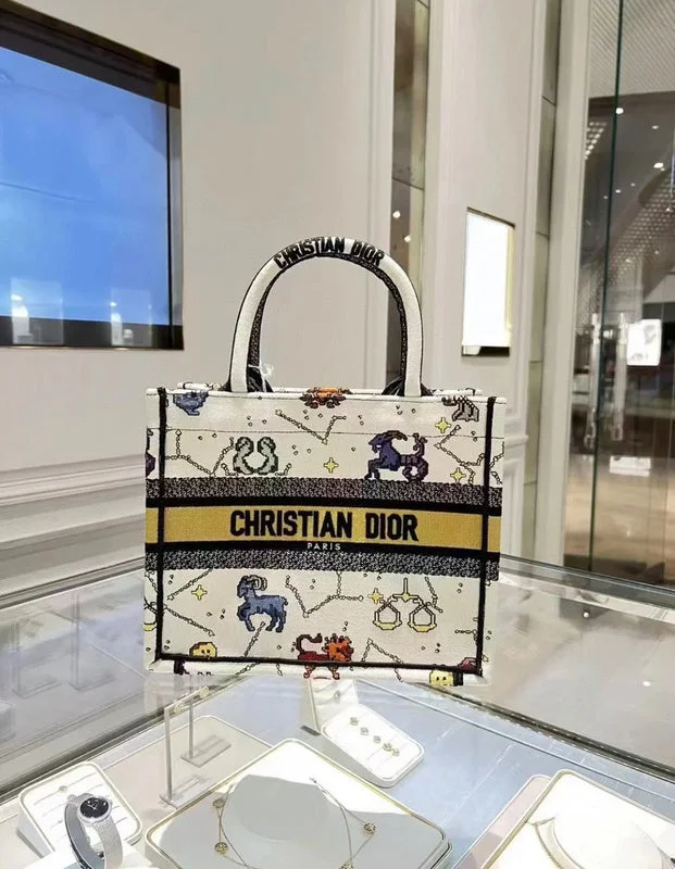 Christian Dior bags with a quilted pattern and gold - toned hardwareChristian Dior Bags - 4820