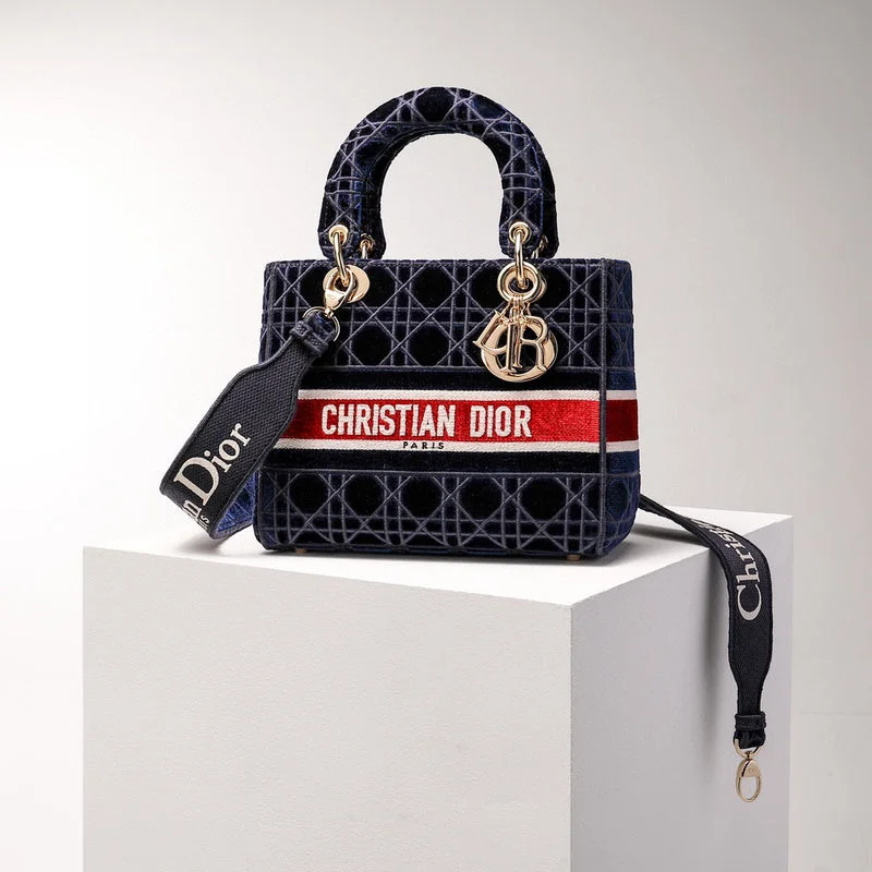 Luxury Christian Dior crossbody bags with a chain - link strapChristian Dior Bags - 4910