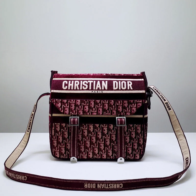 Luxury Christian Dior crossbody bags with a chain - link strapChristian Dior Bags - 5013