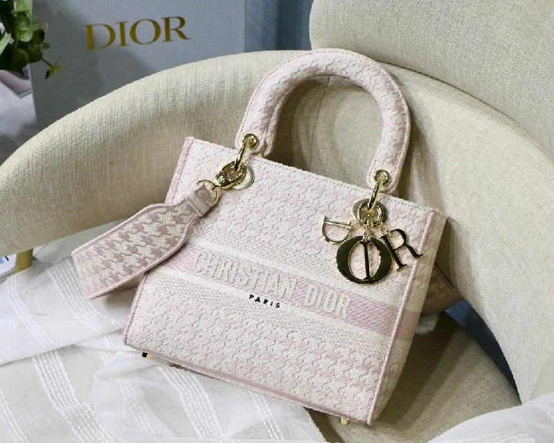 Christian Dior tote bags with a double - handle and shoulder - strap optionChristian Dior MeChristian Diorum Lady D-Lite Bag