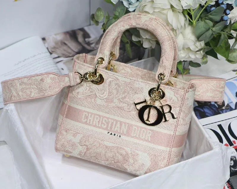 Christian Dior bags with a detachable coin purse insideChristian Dior MeChristian Diorum Lady D-Lite Bag Pink